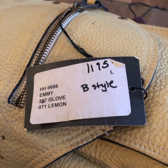 Mulberry Emmy Leather Shoulder Bag - Picture 9 of 9